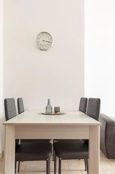 Appartamento Milano Fiera Total Relax Pero 0*,  Italia